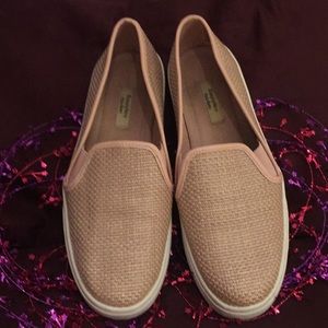 Vera Wang light pink boat shoes